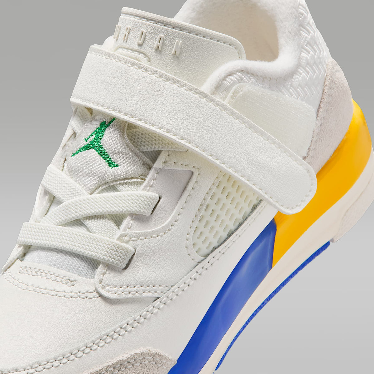 Jordan Spizike Low – Vela/Azul eléctrico/Fantasma/Verde suerte – vista 9