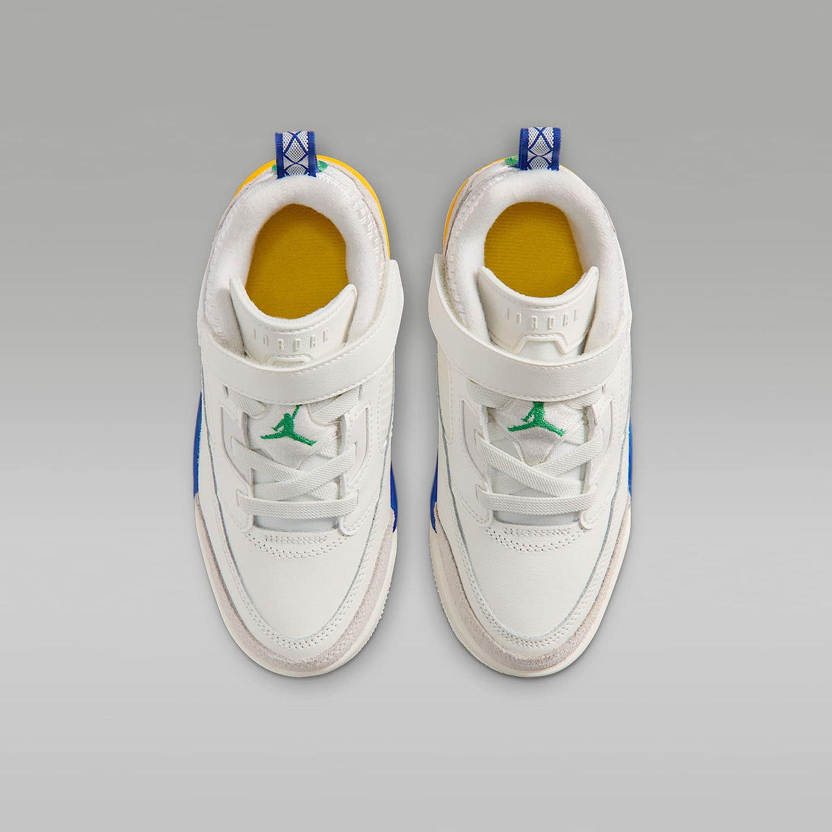 Jordan Spizike Low – Vela/Azul eléctrico/Fantasma/Verde suerte – vista 4