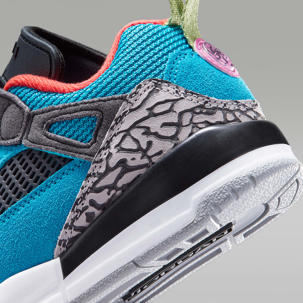 Jordan Spizike Low – Turquesa neo/Carmesí claro/Fucsia cósmico/Verde vivo – vista 8