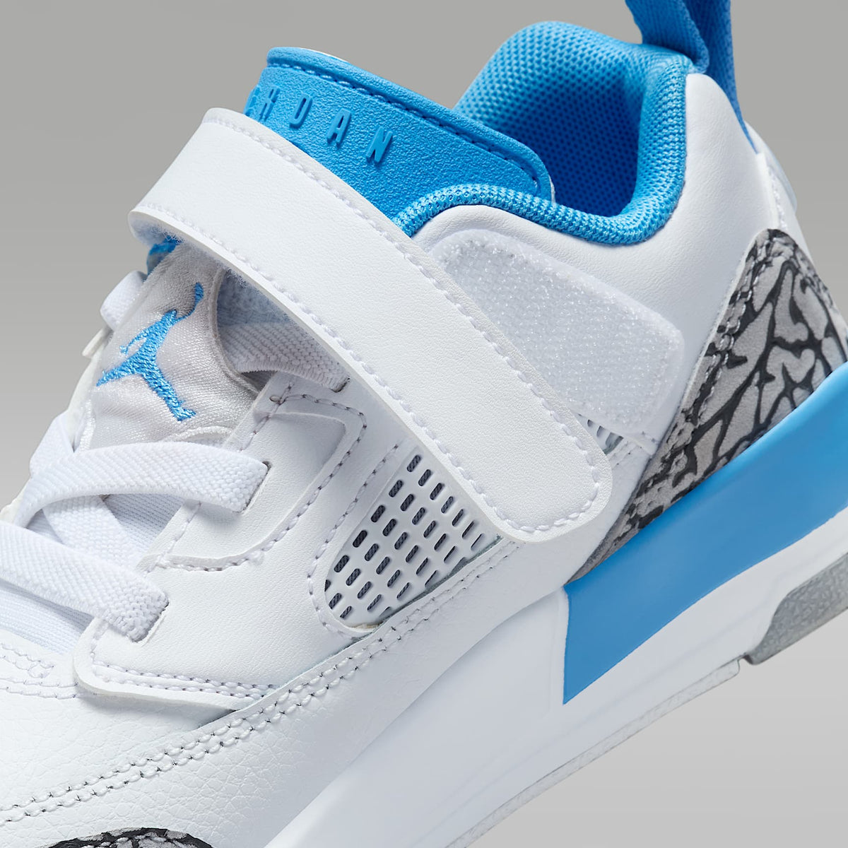 Jordan Spizike Low – Blanco/Gris lobo/Antracita/Azul universitario – vista 9
