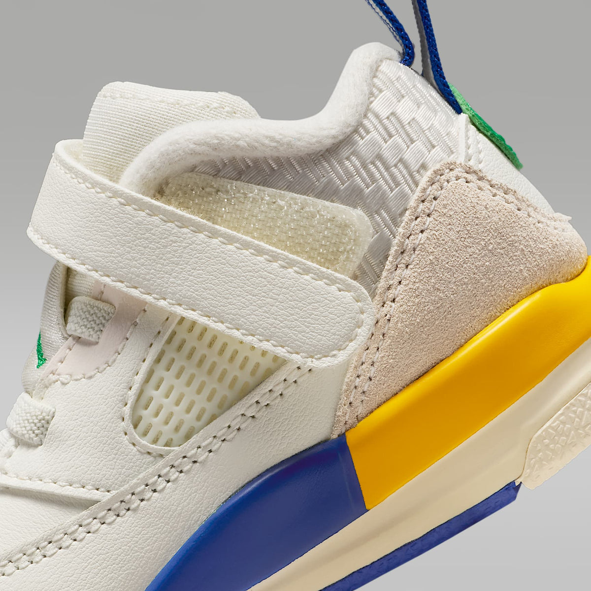 Jordan Spizike Low – Vela/Azul eléctrico/Fantasma/Verde suerte – vista 8