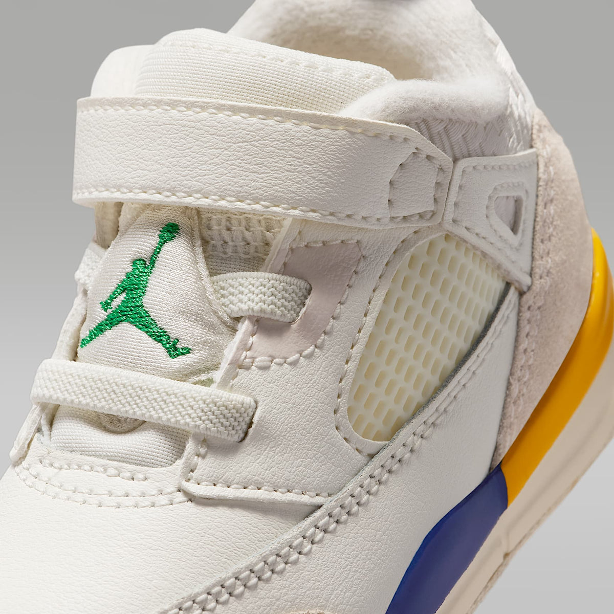 Jordan Spizike Low – Vela/Azul eléctrico/Fantasma/Verde suerte – vista 7