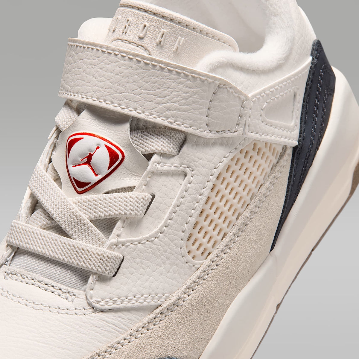 Jordan Spizike Low FC – Fantasma/Vela/Azul eléctrico/Rojo universitario – vista 7