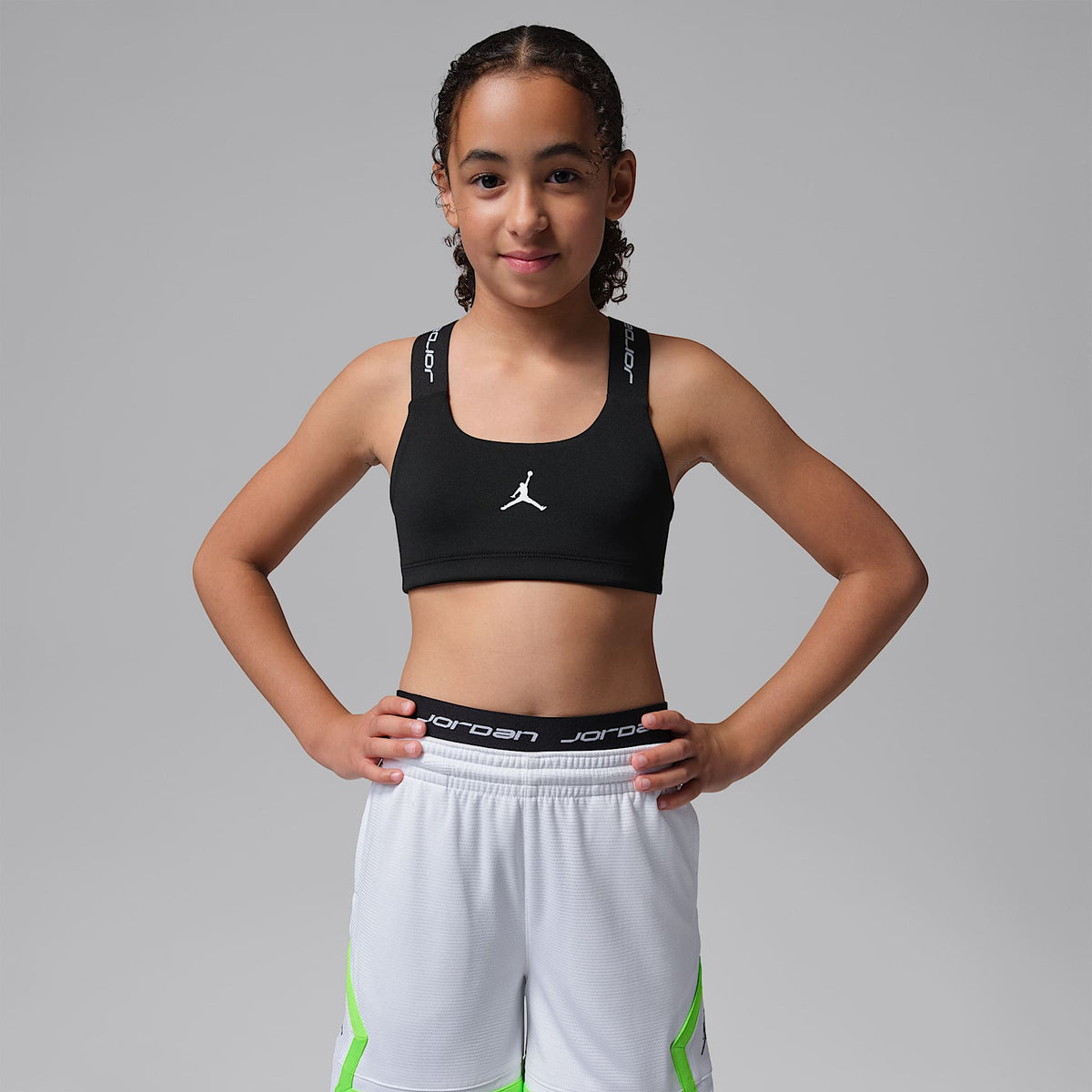 Bra deportivo Dri-FIT para niñas talla grande Jordan – Negro – vista 1