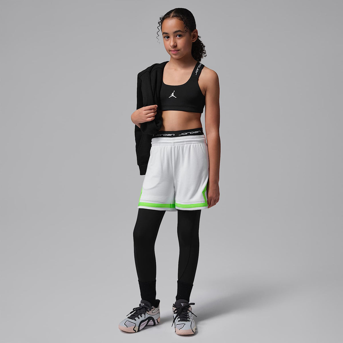 Bra deportivo Dri-FIT para niñas talla grande Jordan – Negro – vista 6