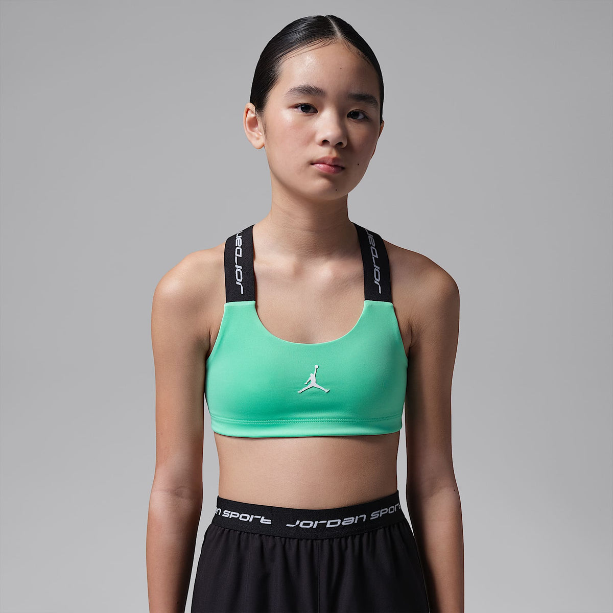 Bra deportivo Dri-FIT para niñas talla grande Jordan – Verde resplandor – vista 1