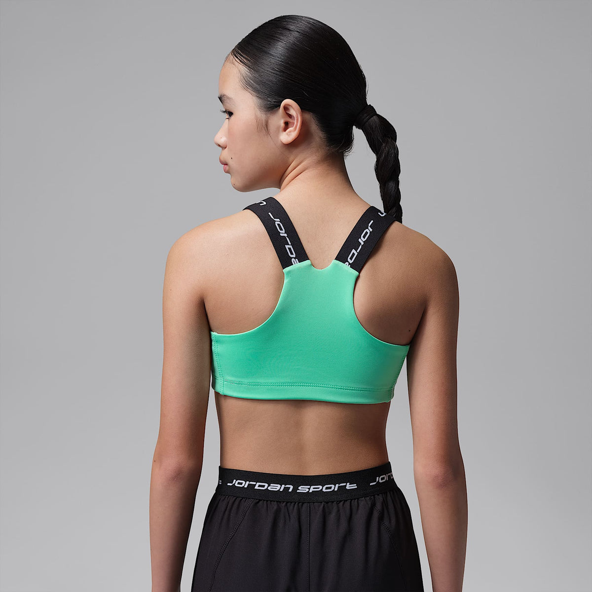 Bra deportivo Dri-FIT para niñas talla grande Jordan – Verde resplandor – vista 2
