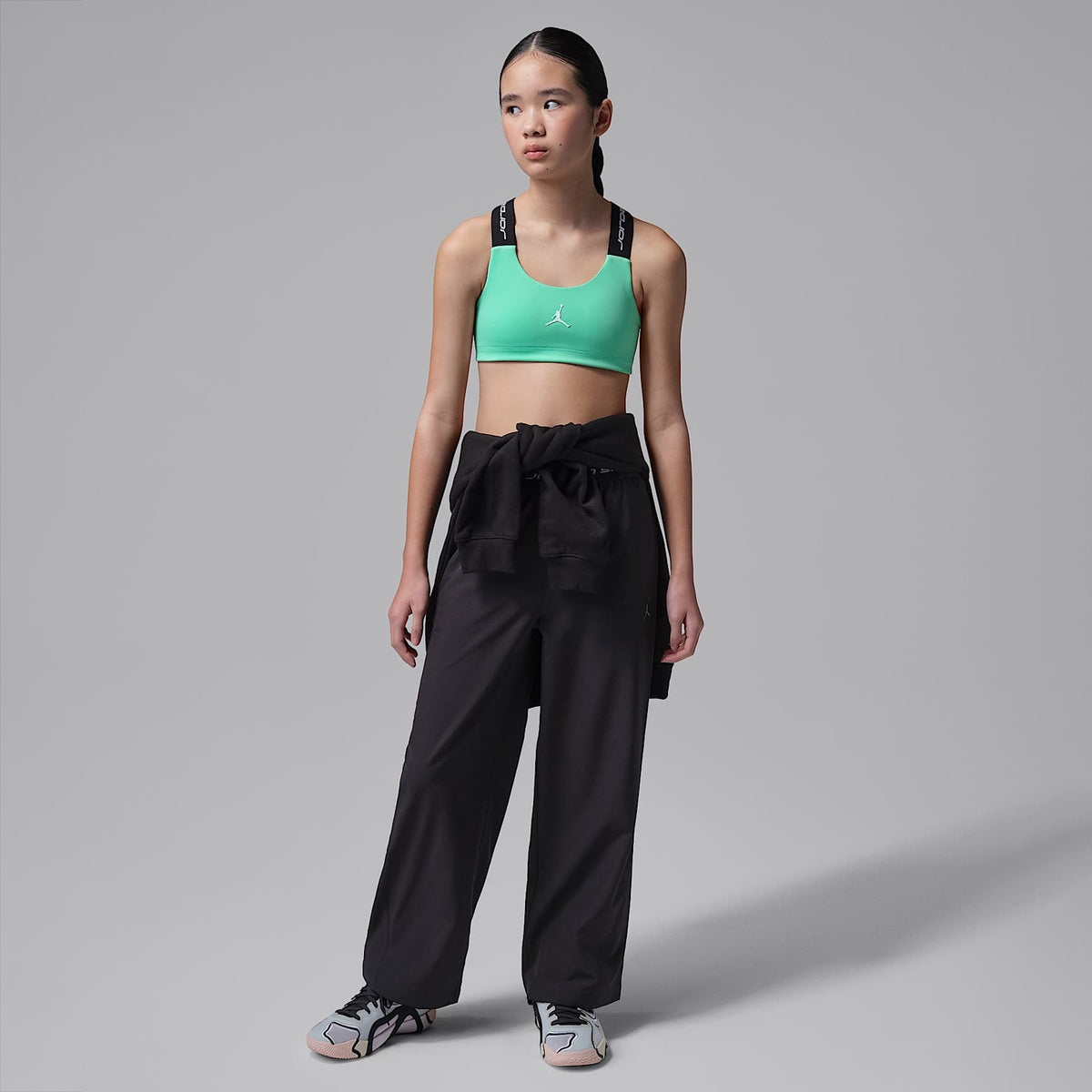 Bra deportivo Dri-FIT para niñas talla grande Jordan – Verde resplandor – vista 4