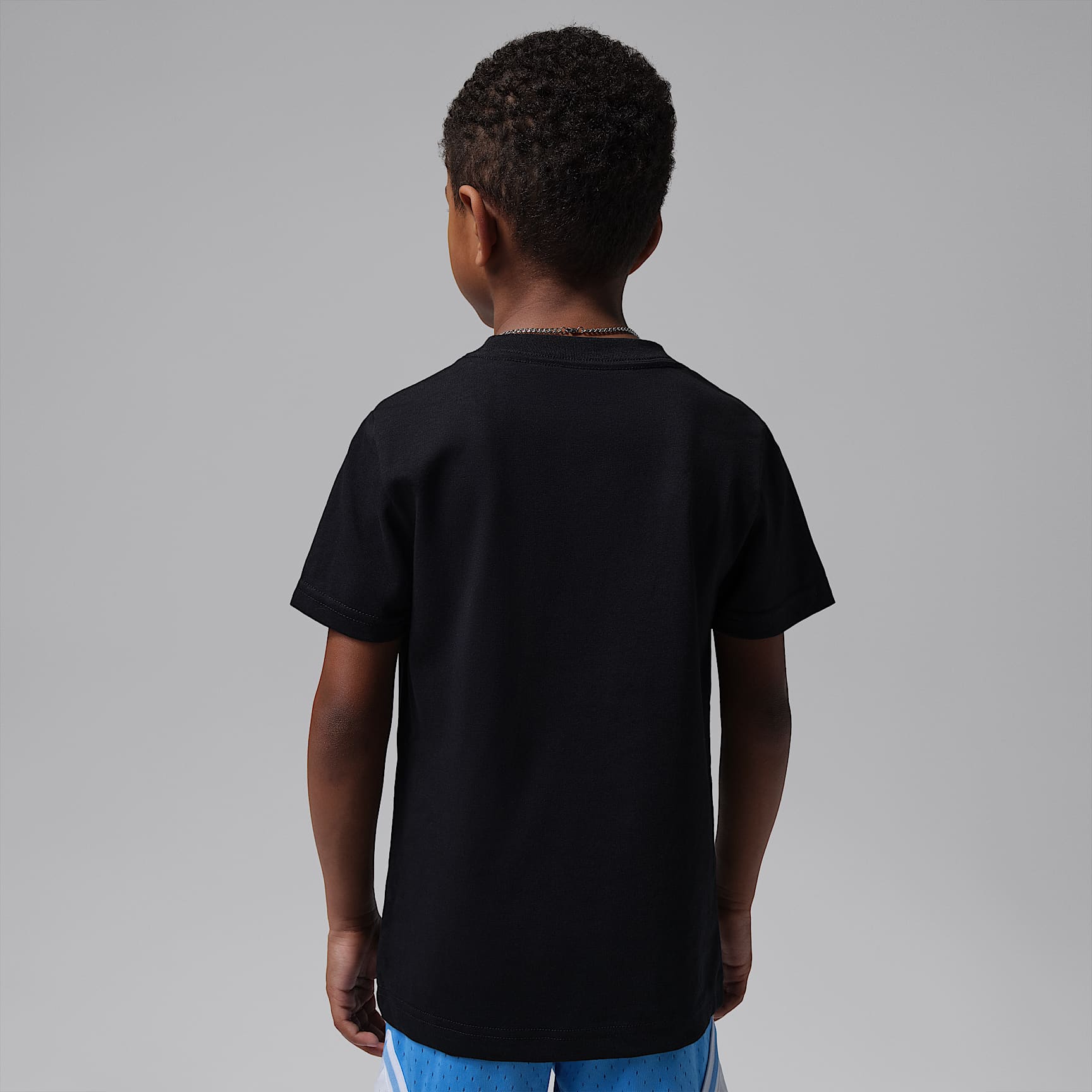 Playera Core Dri-FIT para niños talla pequeña Jordan Sport – Negro – vista 2