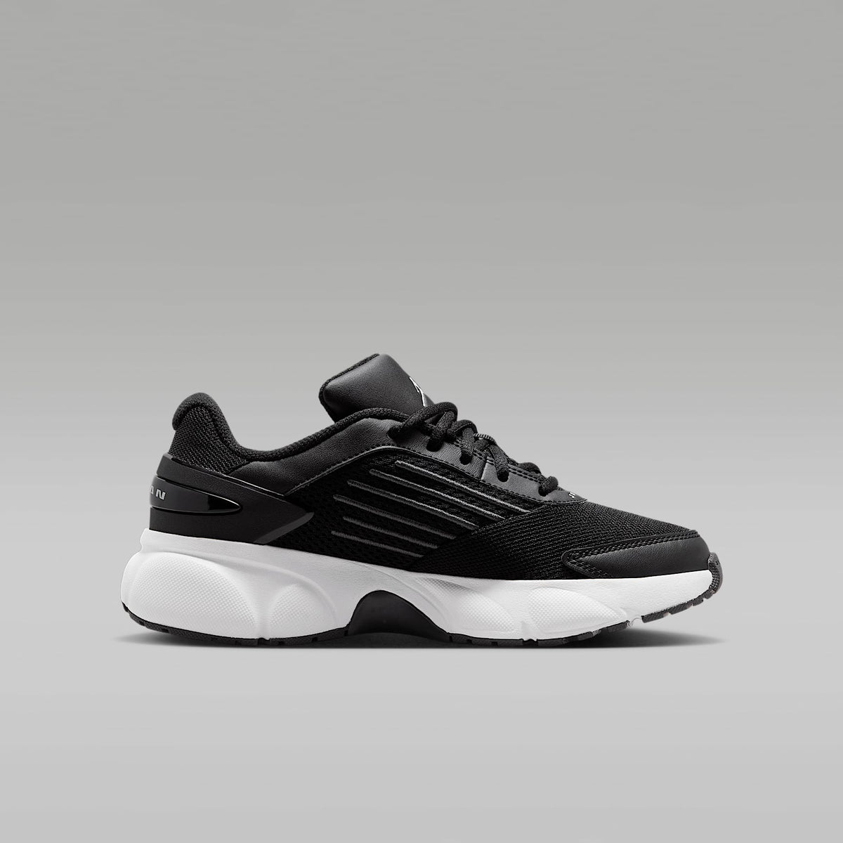 Jordan Trunner Flow – Negro/Antracita/Blanco – vista 3