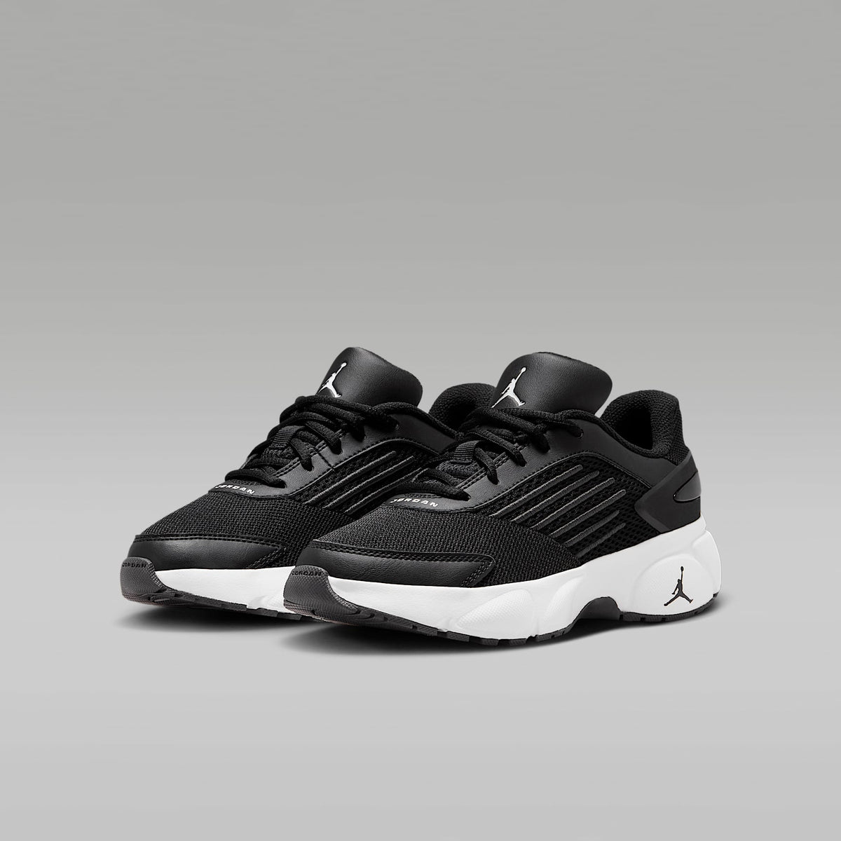 Jordan Trunner Flow – Negro/Antracita/Blanco – vista 5