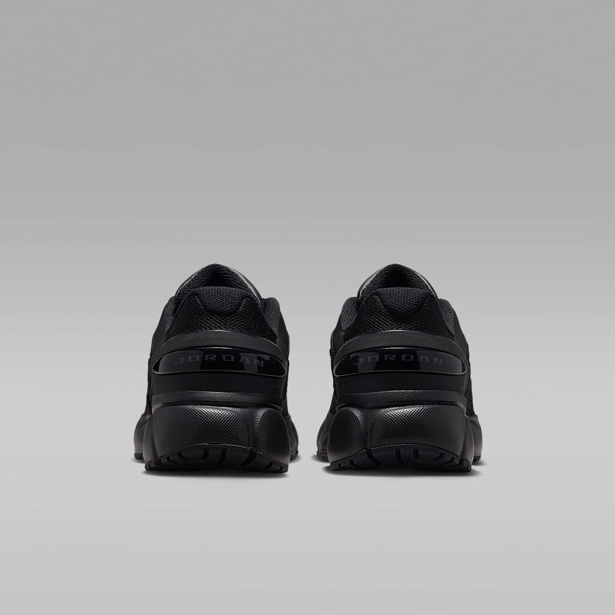 Jordan Trunner Flow – Negro/Gris humo oscuro – vista 6
