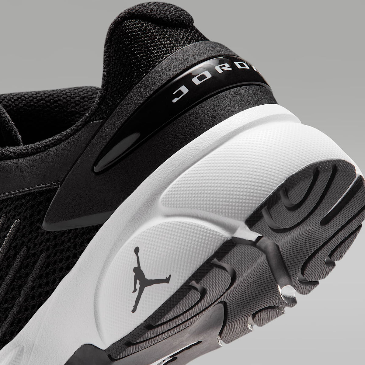 Jordan Trunner Flow – Negro/Antracita/Blanco – vista 8