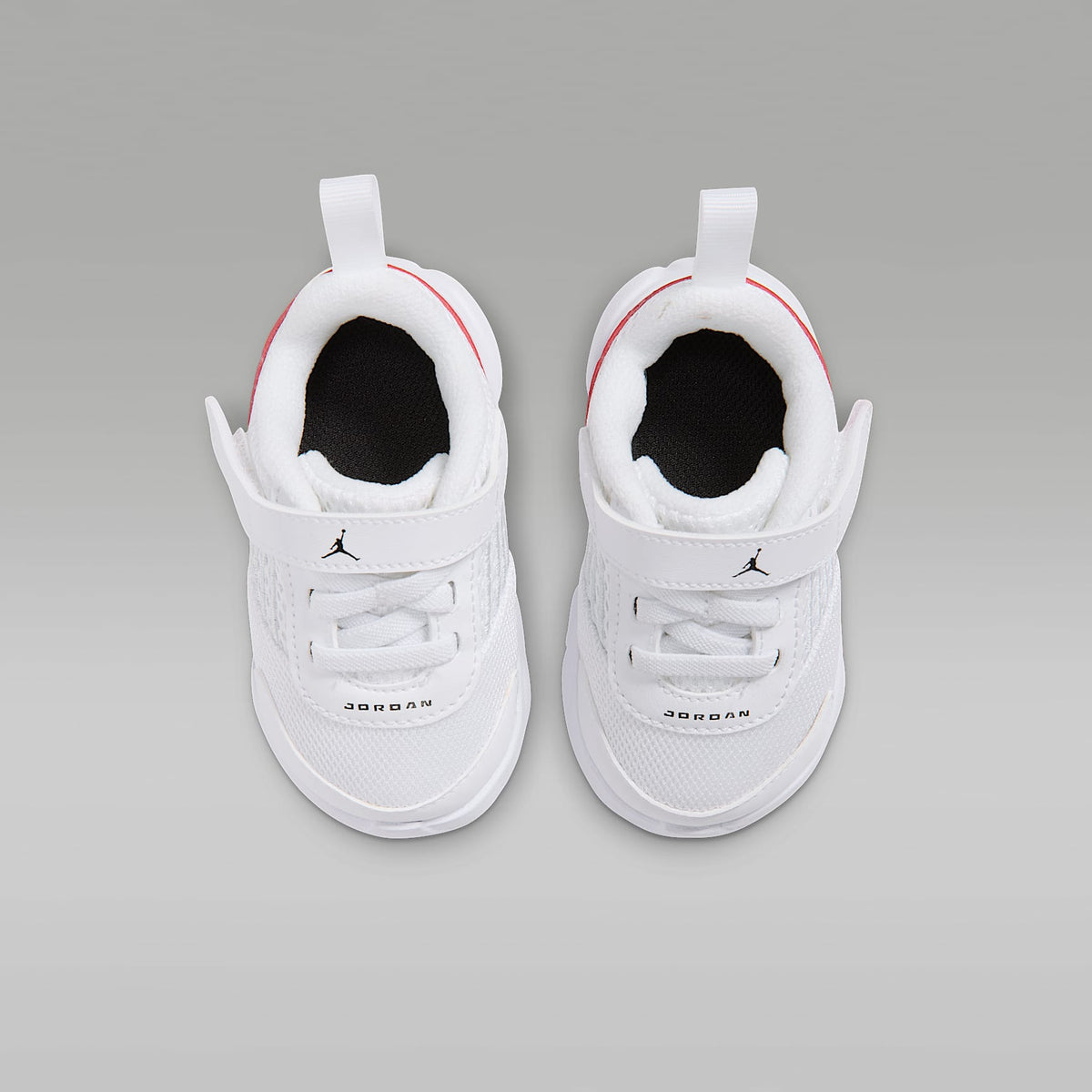 Jordan Trunner Flow – Blanco/Rojo gimnasio/Plata metalizado/Negro – vista 4