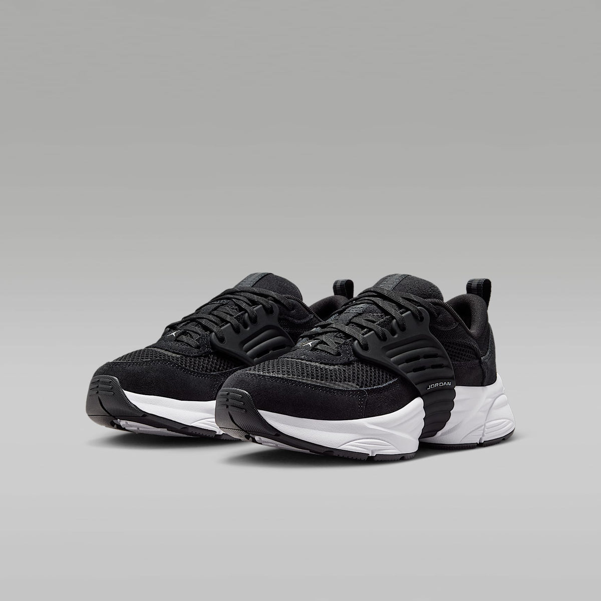 Jordan Trunner O/S – Negro/Blanco – vista 5