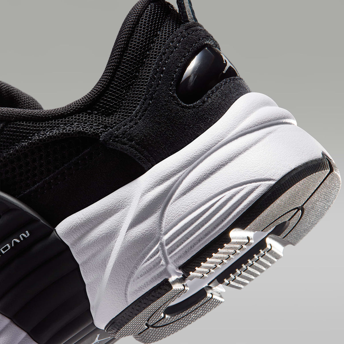 Jordan Trunner O/S – Negro/Blanco – vista 8