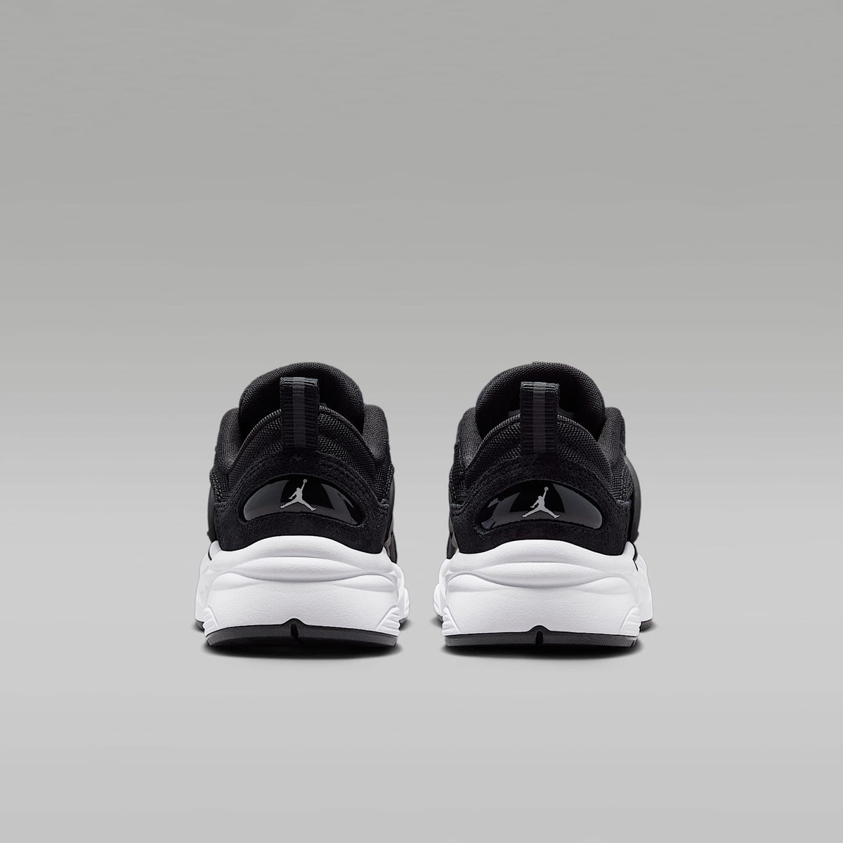 Jordan Trunner O/S – Negro/Blanco – vista 6