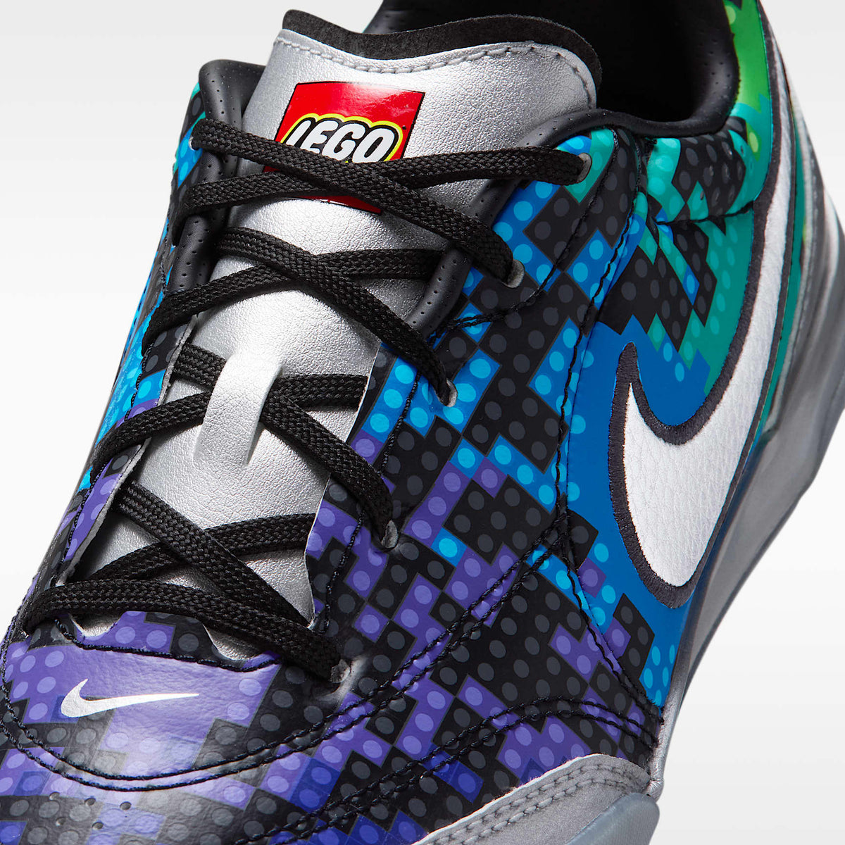 Nike Jr. Streetgato x LEGO® Collection – Plata metalizado/Verde strike/Negro/Blanco – vista 7