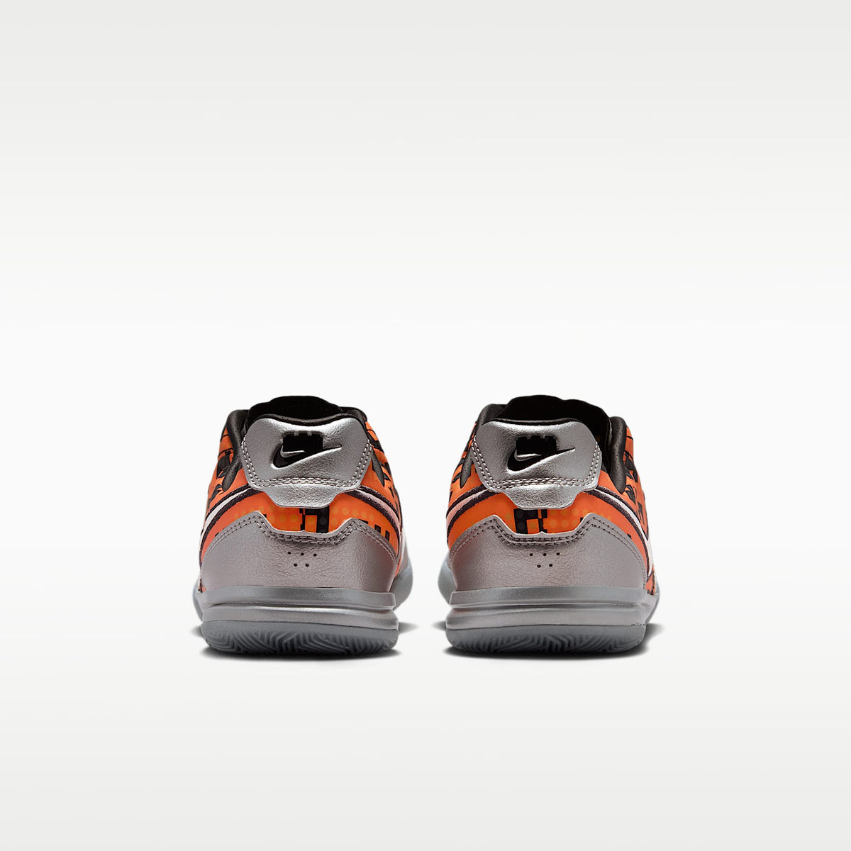 Nike Jr. Streetgato x LEGO® Collection – Plata metalizado/Naranja seguridad/Negro/Blanco – vista 6