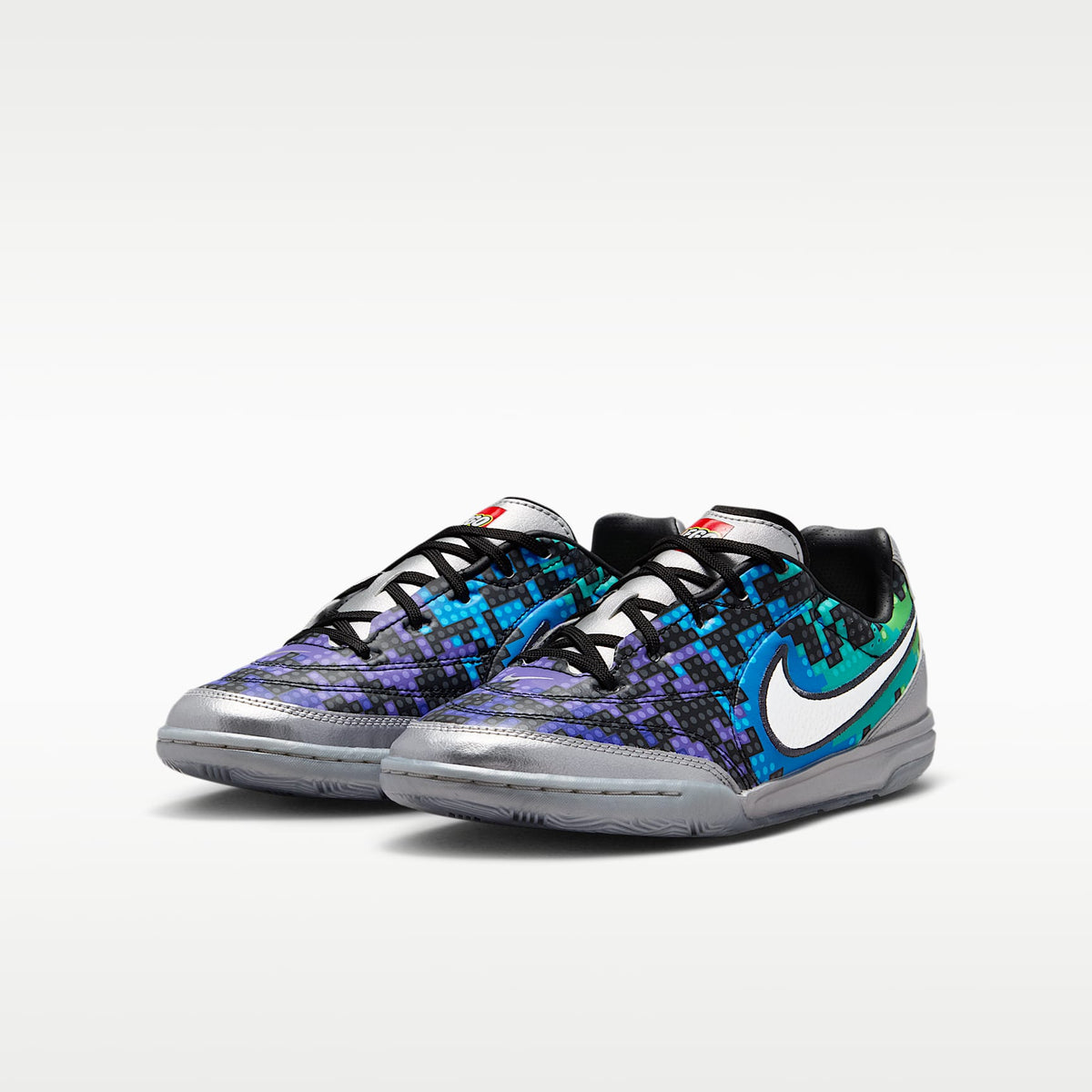 Nike Jr. Streetgato x LEGO® Collection – Plata metalizado/Verde strike/Negro/Blanco – vista 5