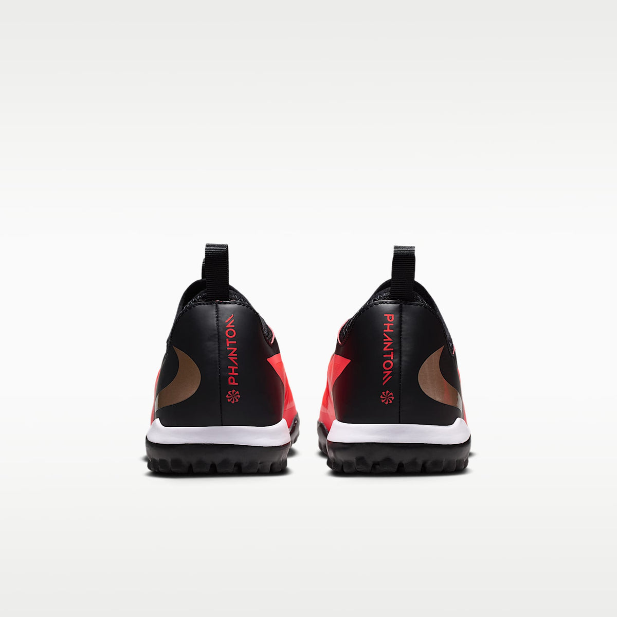 Nike Jr. Phantom 6 Low Academy – Carmesí brillante/Carmesí brillante/Negro – vista 6