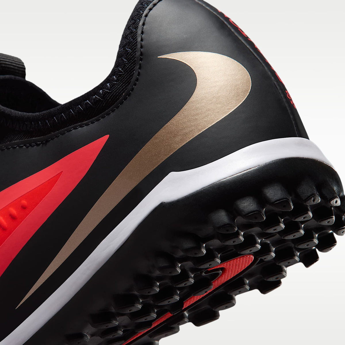 Nike Jr. Phantom 6 Low Academy – Carmesí brillante/Carmesí brillante/Negro – vista 8