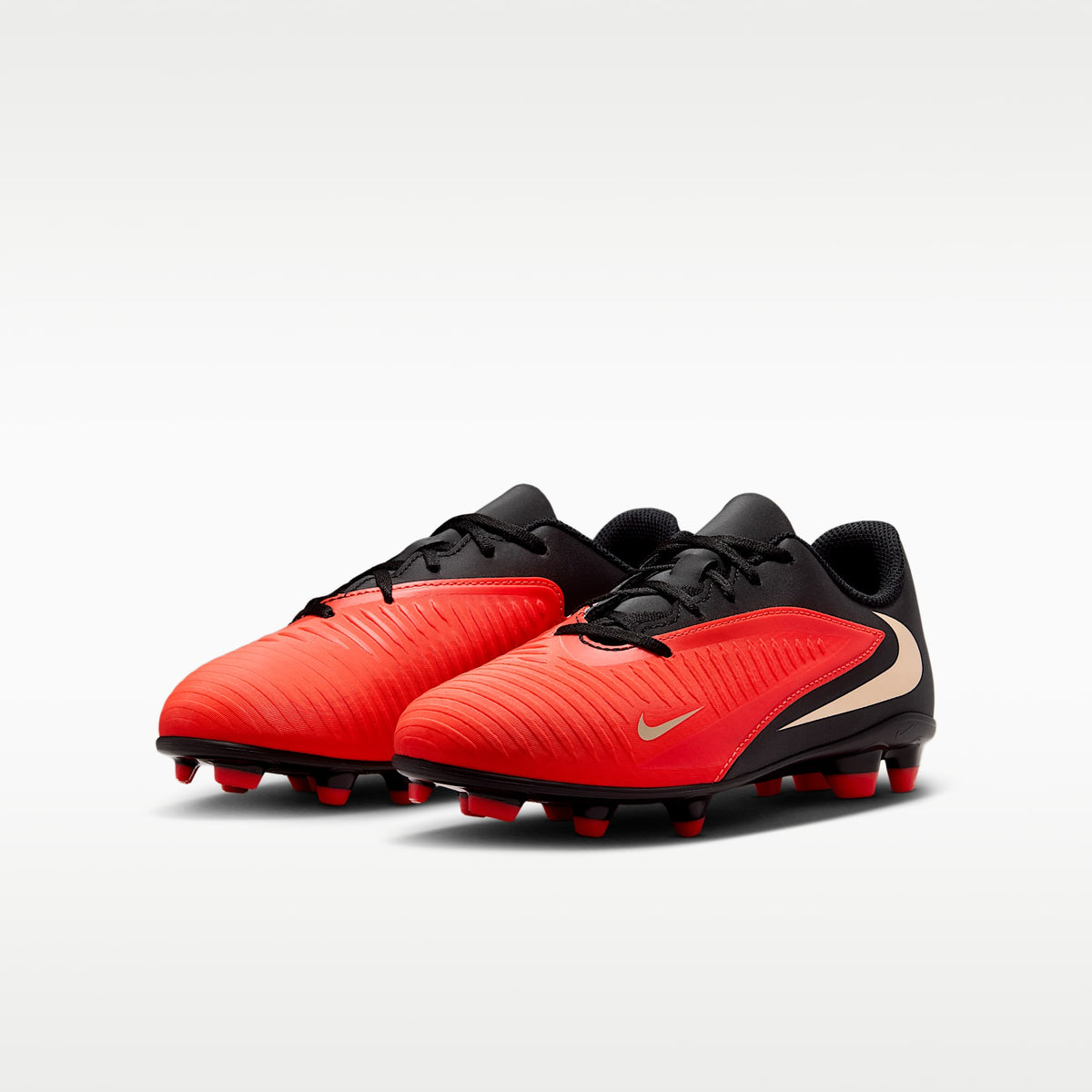 Nike Jr. Phantom 6 Low Club – Carmesí brillante/Carmesí brillante/Negro – vista 5