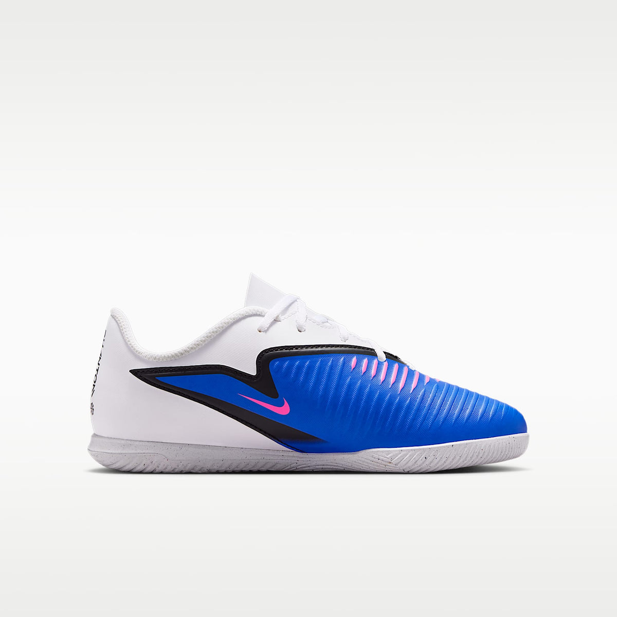 Nike Jr. Phantom 6 Low Club – Azul carrera/Blanco/Avalancha rosa – vista 3