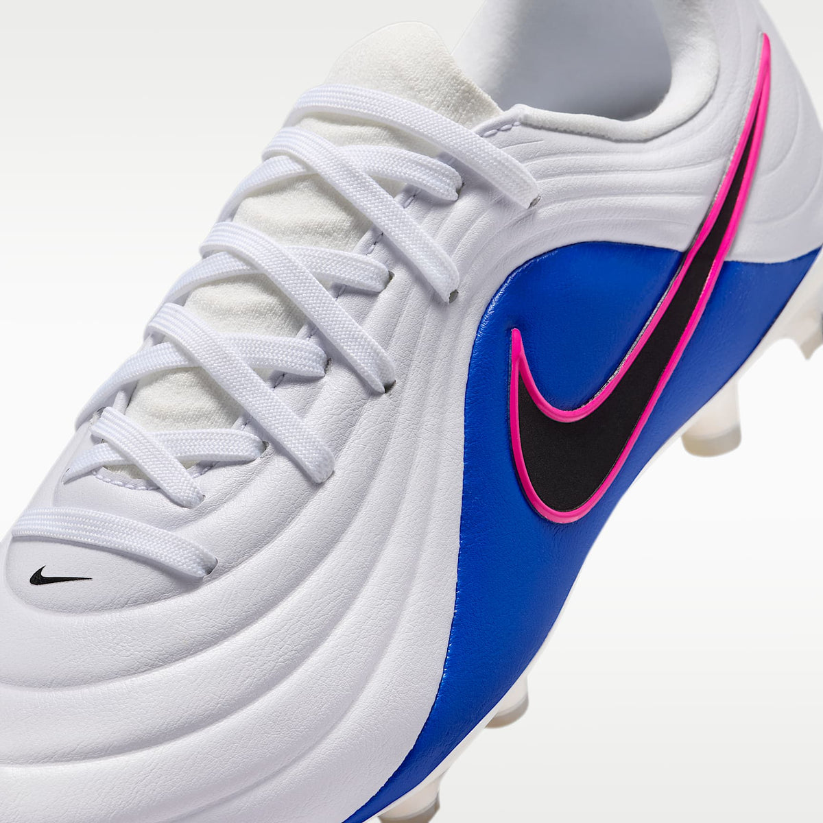 Nike Jr. Tiempo Maestro Academy – Blanco/Azul carrera/Avalancha rosa/Negro – vista 8