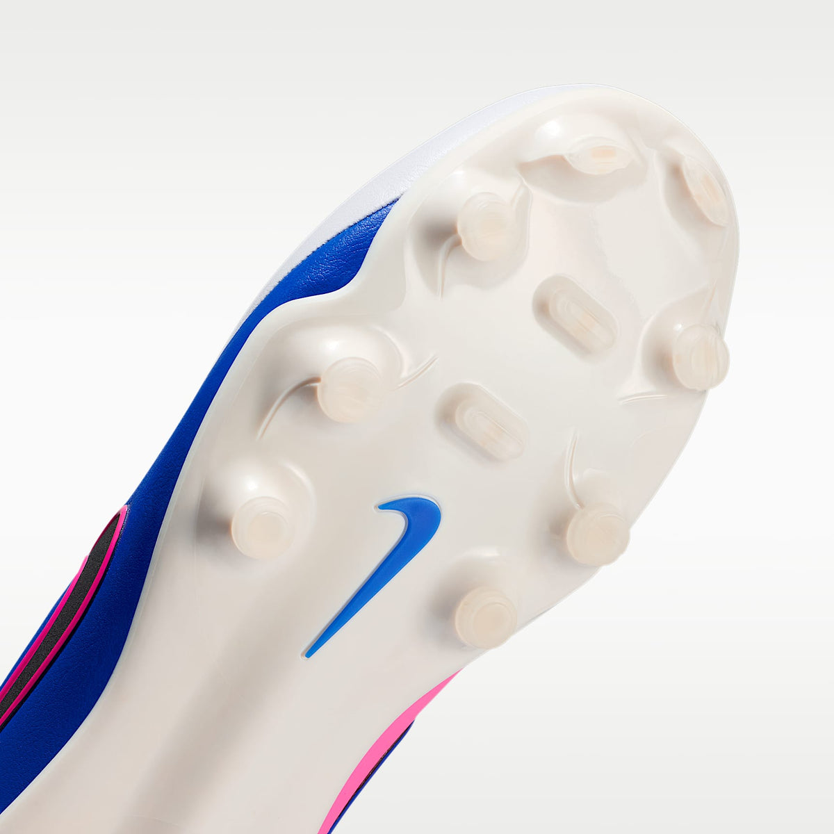 Nike Jr. Tiempo Maestro Academy – Blanco/Azul carrera/Avalancha rosa/Negro – vista 7