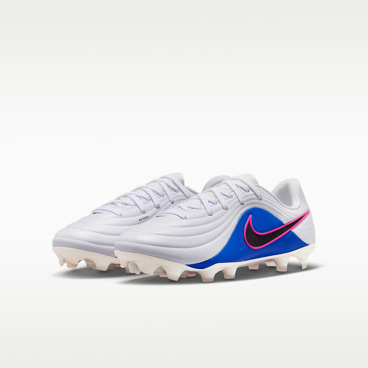 Nike Jr. Tiempo Maestro Academy – Blanco/Azul carrera/Avalancha rosa/Negro – vista 5