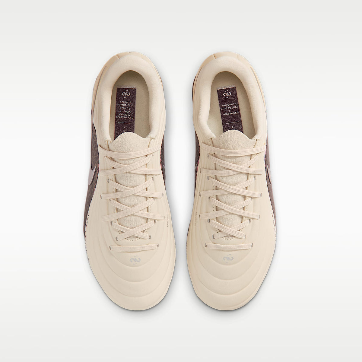 Nike United Jr. Tiempo Maestro Academy – Fósil/Burdeos enérgico/Plata metalizado – vista 4