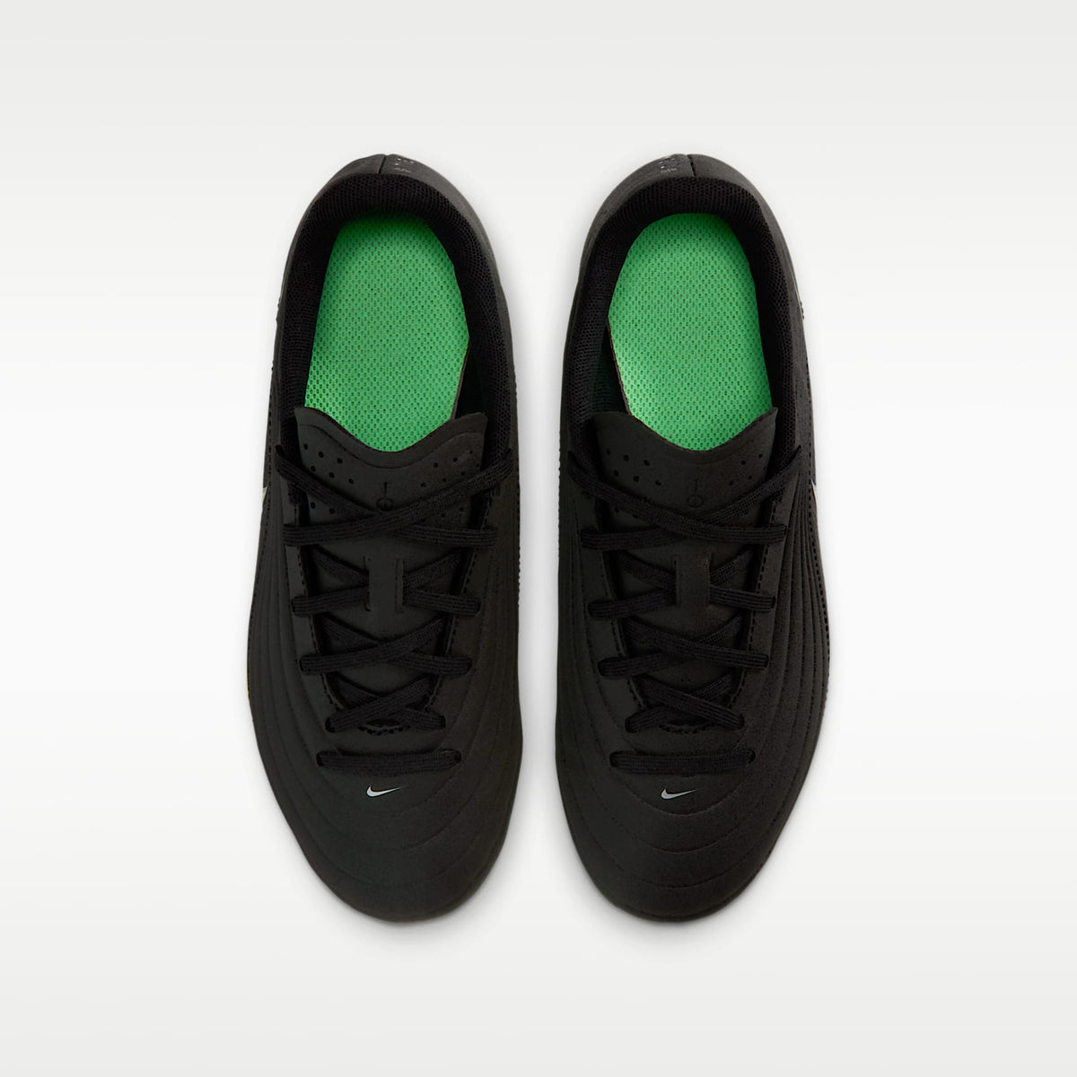Nike Jr. Tiempo Maestro Club – Negro/Negro/Verde ilusión – vista 4