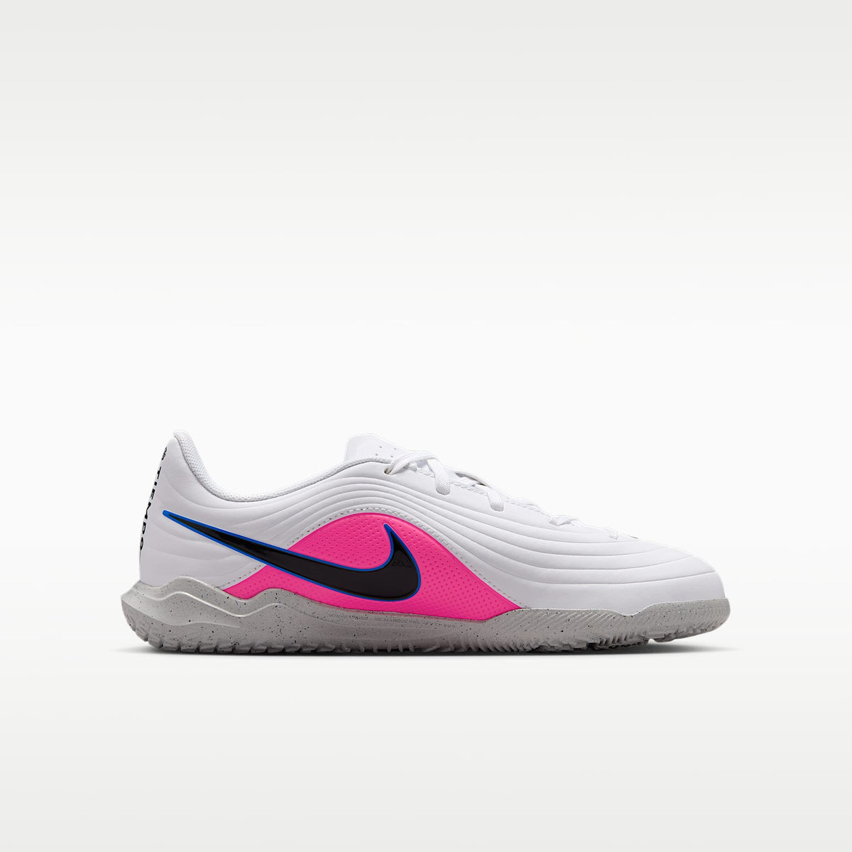 Nike Jr. Tiempo Maestro Club – Blanco/Azul carrera/Avalancha rosa/Negro – vista 3