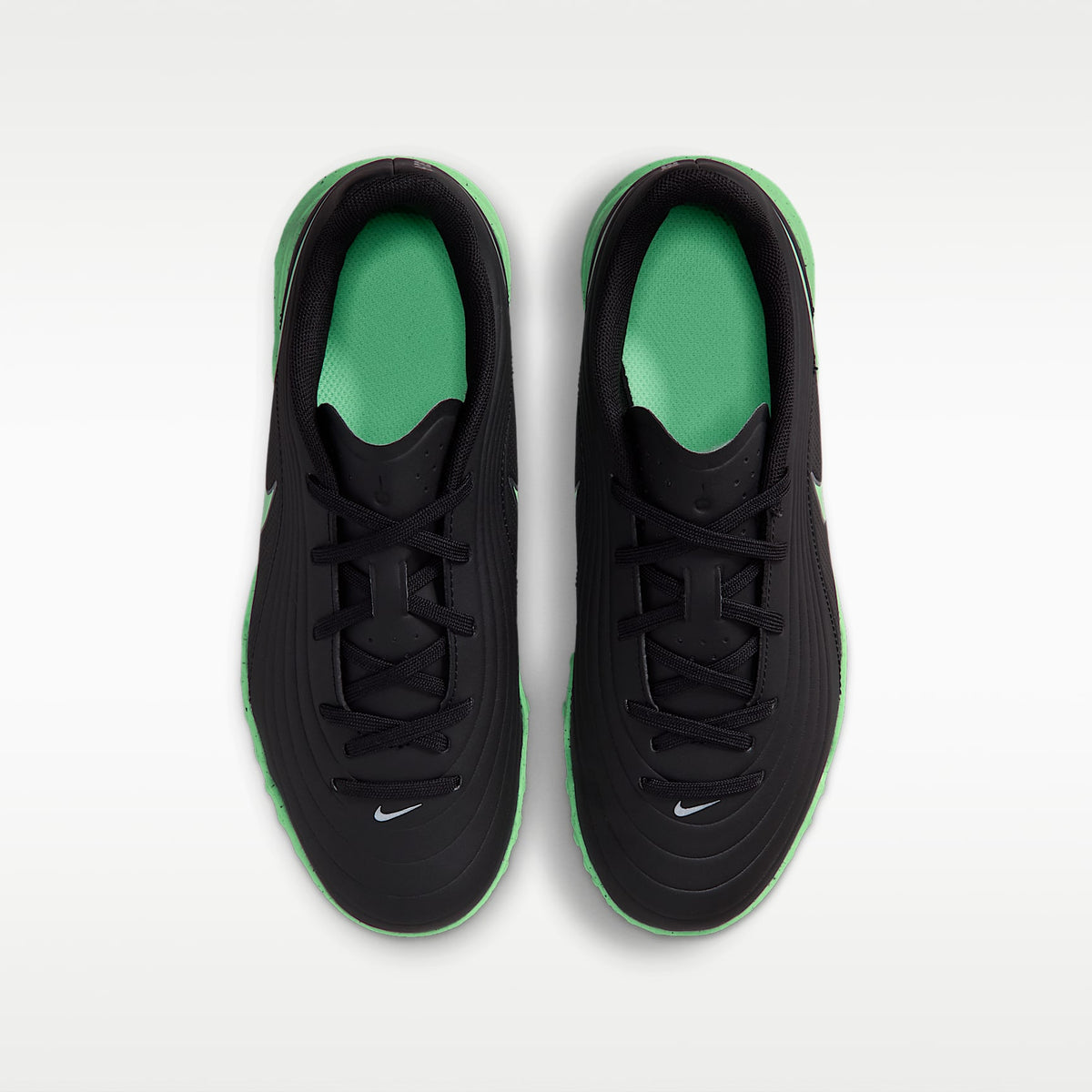 Nike Jr. Tiempo Maestro Club – Negro/Negro/Verde ilusión – vista 4