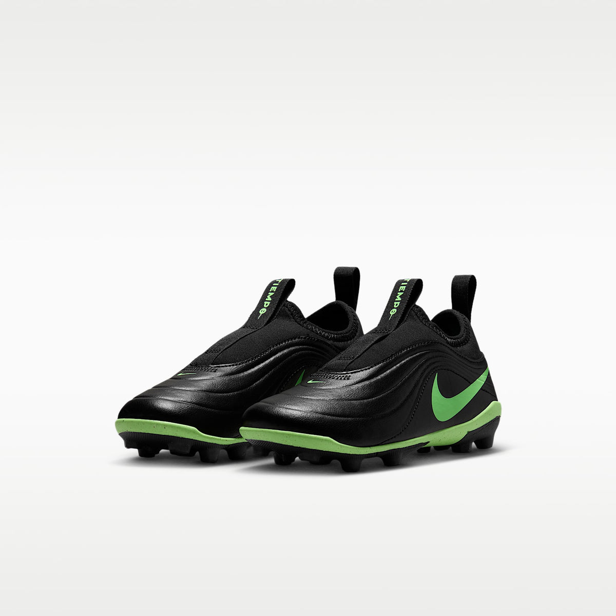 Nike Jr. Tiempo Maestro Club Flex – Negro/Negro/Verde ilusión – vista 5