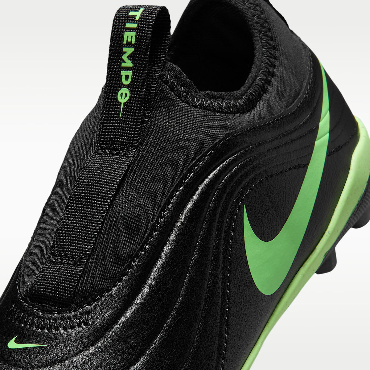 Nike Jr. Tiempo Maestro Club Flex – Negro/Negro/Verde ilusión – vista 8