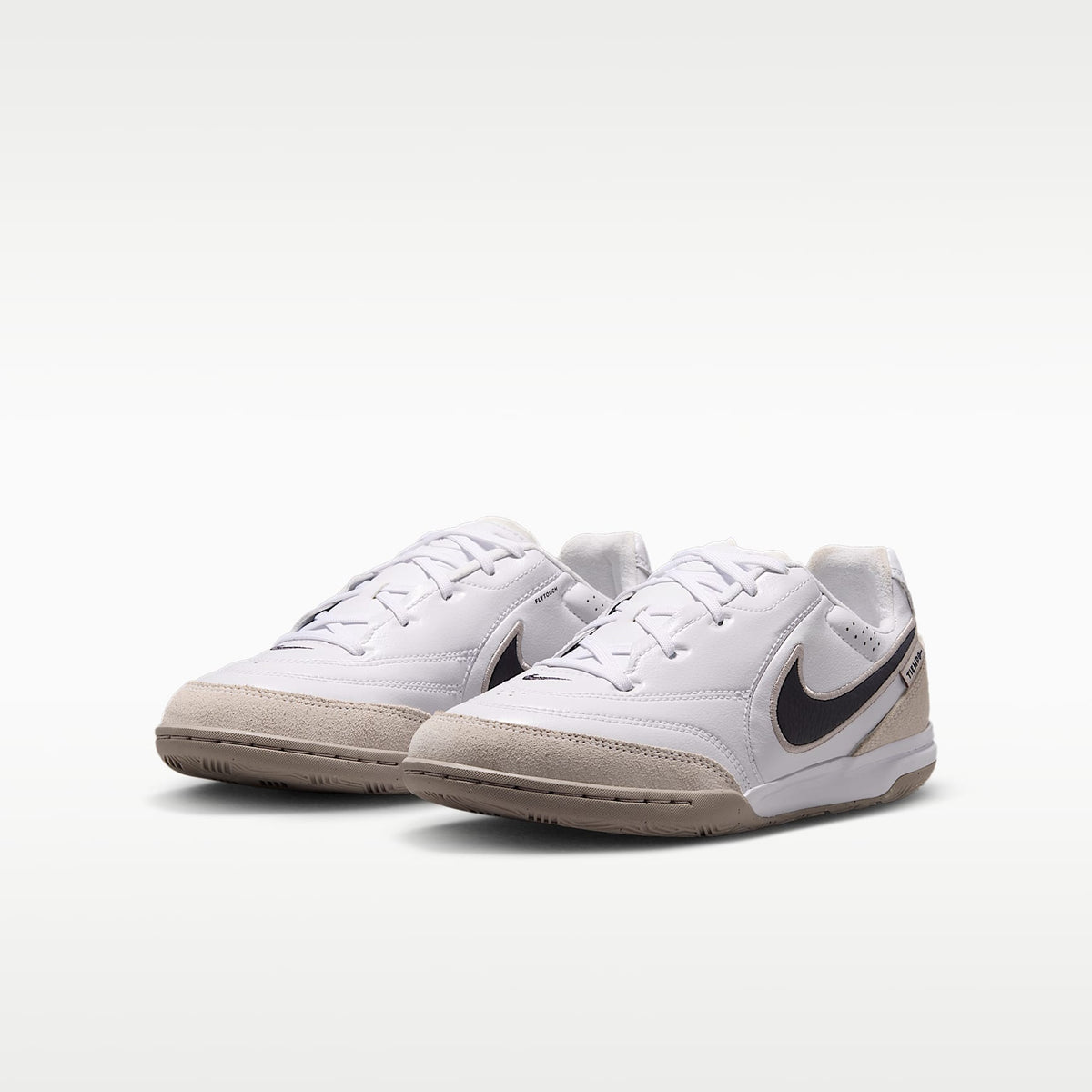 Nike Jr. Tiempo Streetgato – Blanco/Gris partícula/Parrilla – vista 5