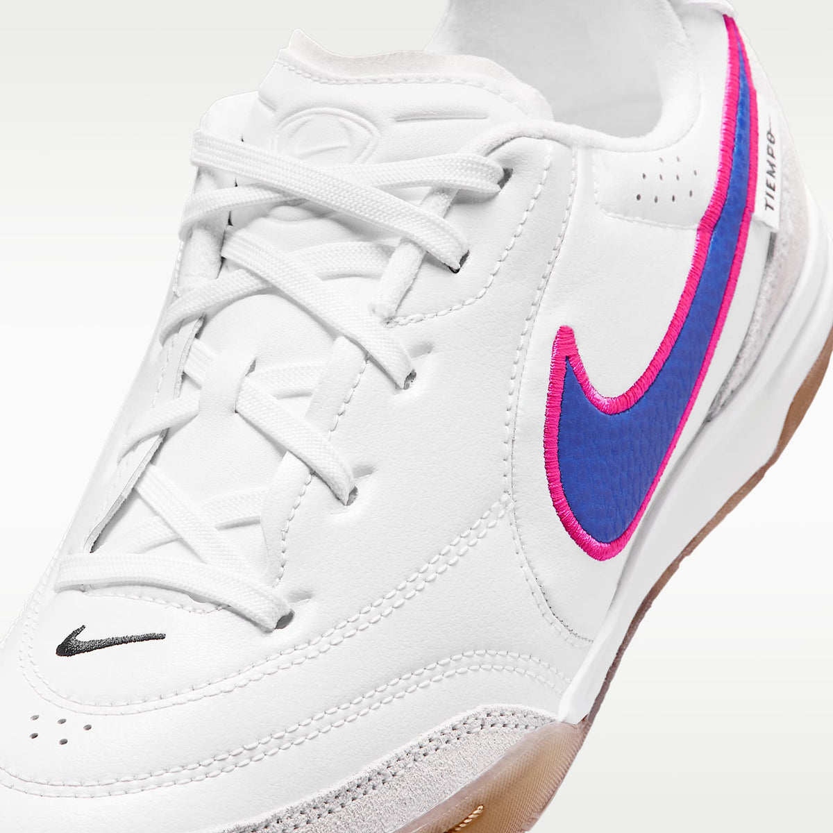 Nike Jr. Tiempo Streetgato – Blanco/Avalancha rosa/Azul carrera – vista 7