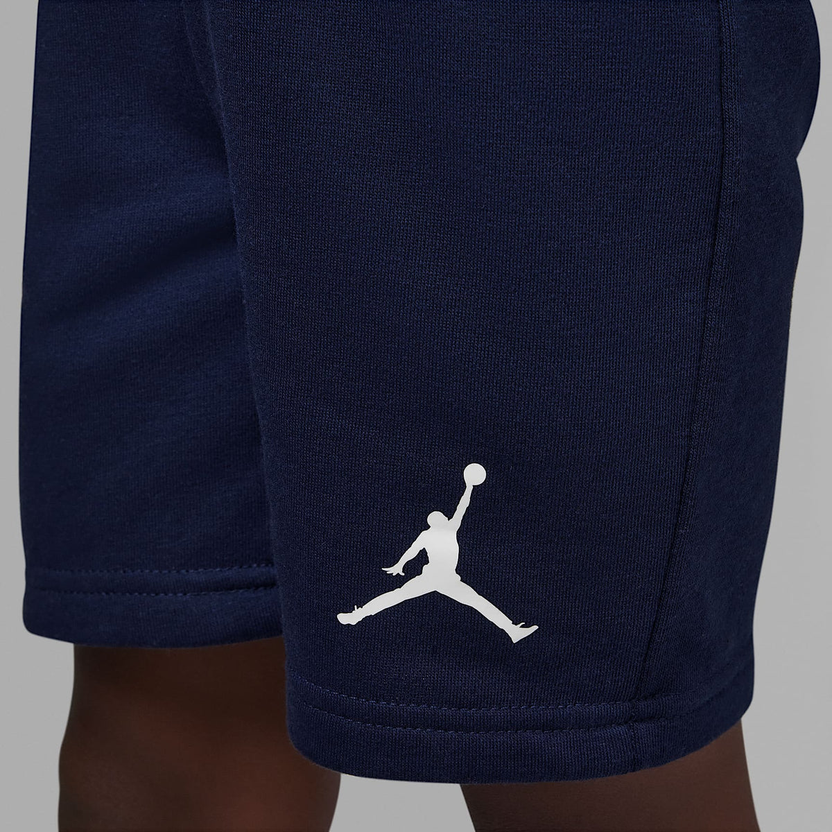 Conjunto Jumbo Jumpman de 2 piezas de shorts para niños talla pequeña Jordan – Azul marino medianoche – vista 4