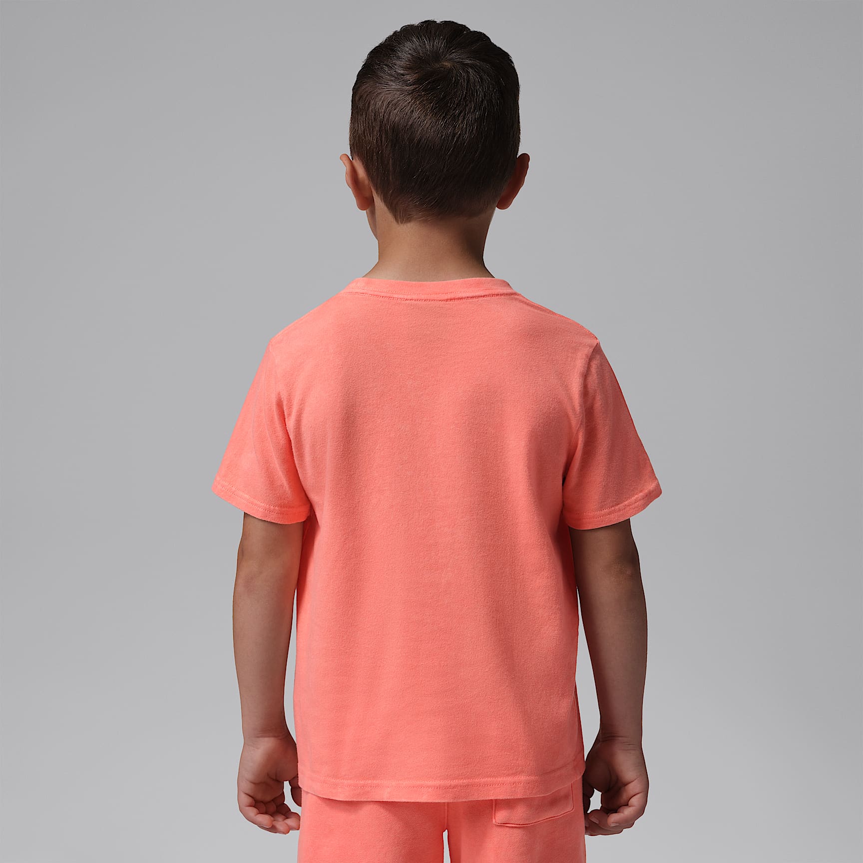 Playera Air bordada con lavado ácido para niños talla pequeña Jordan – Mango brillante – vista 2