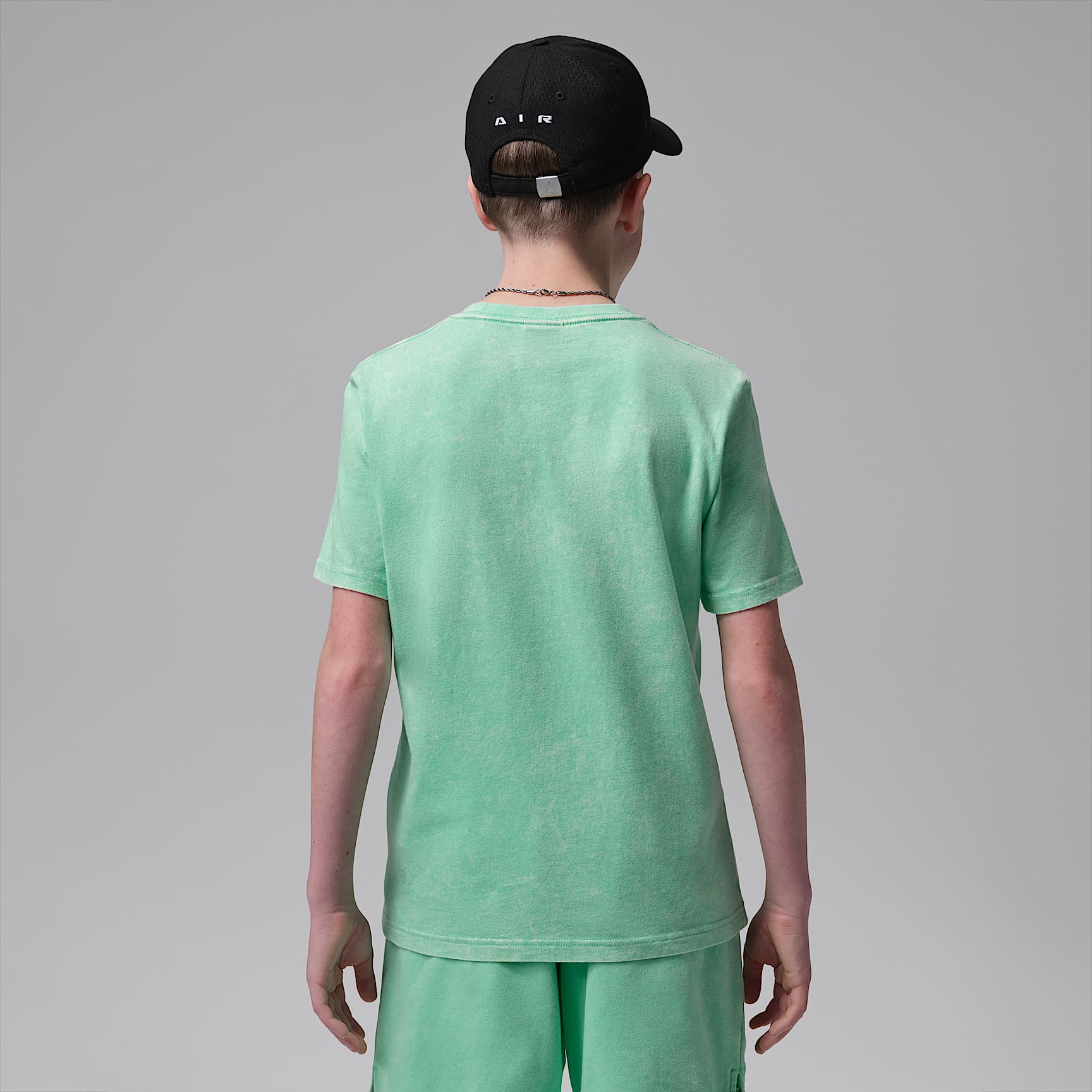 Playera Air bordada con lavado ácido para niños talla grande Jordan – Verde resplandor – vista 2