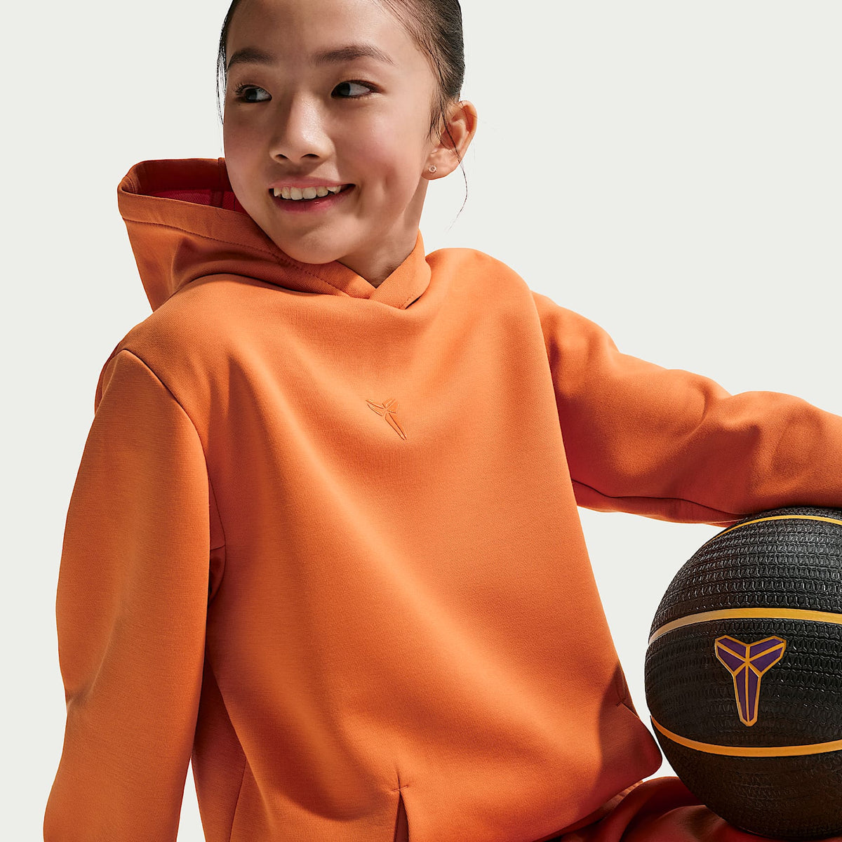 Sudadera con gorro sin cierre de básquetbol Dri-FIT para niños talla grande Kobe – Curry cálido/Curry cálido – vista 3