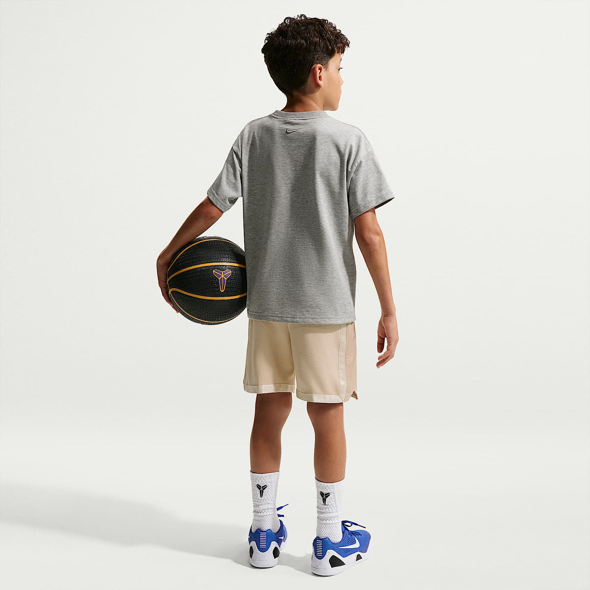 Shorts Dri-FIT Mamba para niños de talla grande Kobe – Duna/Duna – vista 6