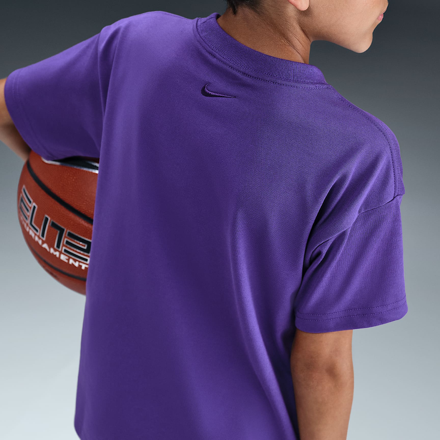 Playera Dri-FIT Max90 para niños talla grande Kobe – Morado cancha – vista 2