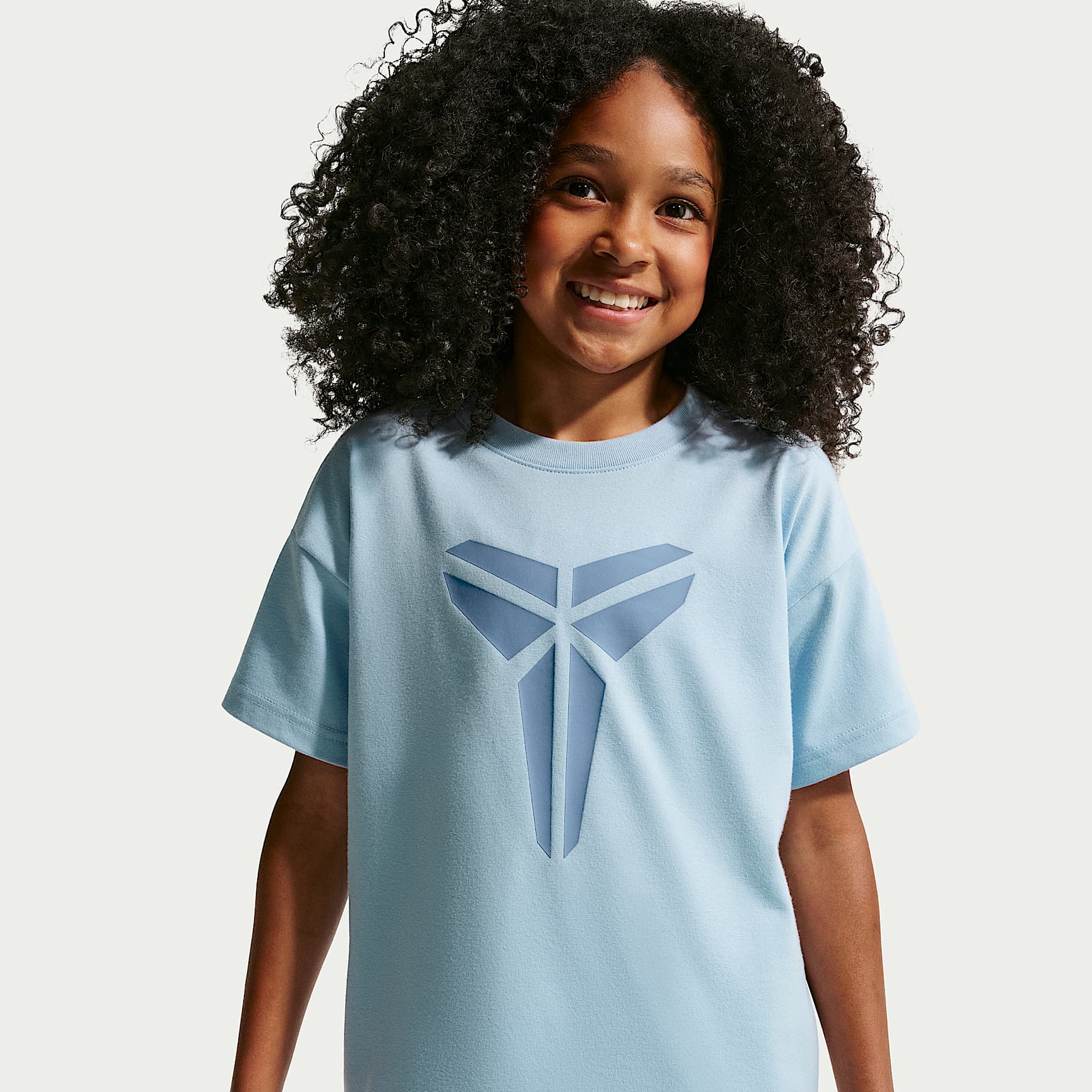 Playera Dri-FIT Max90 para niños talla grande Kobe – Azul militar claro/Azul de trabajo – vista 2