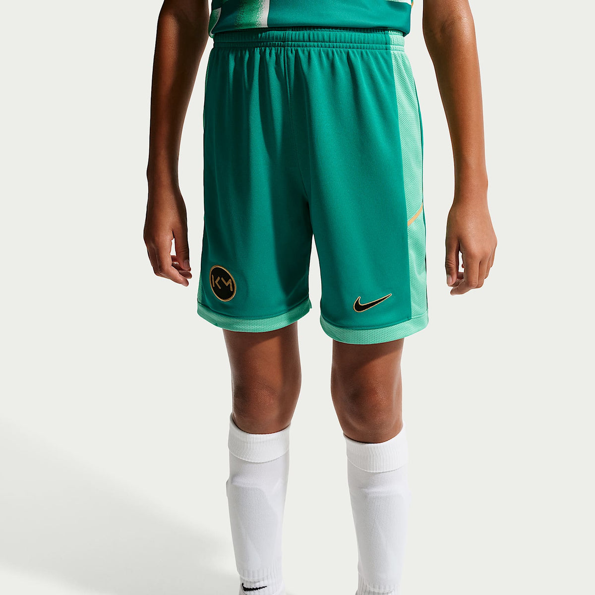 Shorts de futbol Nike Dri-FIT para niños talla grande Kylian Mbappé Academy – Azul verdoso Río/Menta claro/Oro metalizado – vista 3