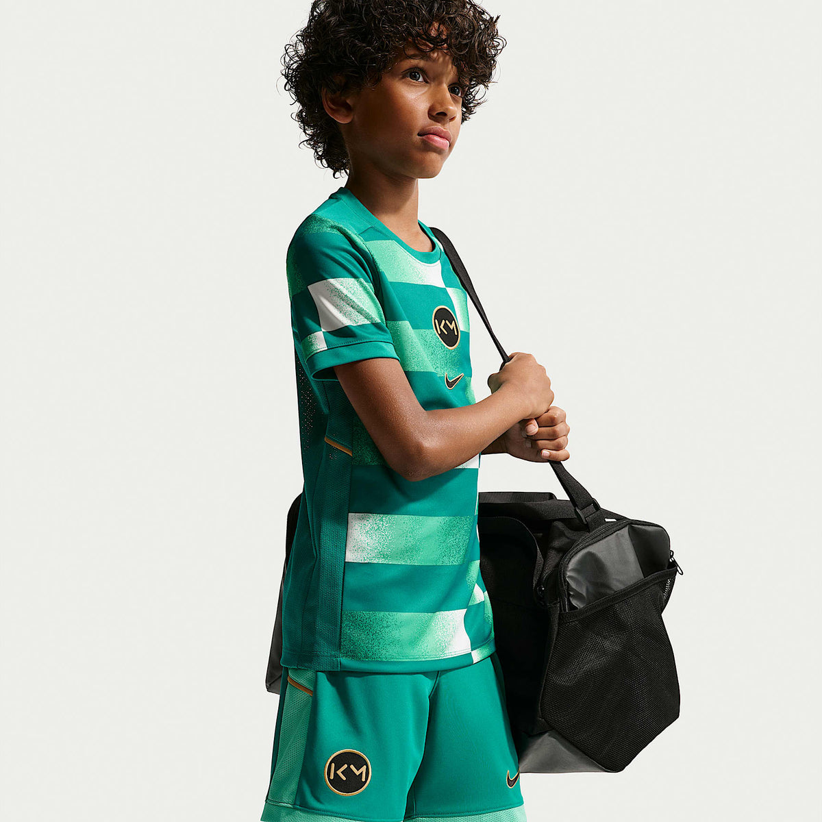 Shorts de futbol Nike Dri-FIT para niños talla grande Kylian Mbappé Academy – Azul verdoso Río/Menta claro/Oro metalizado – vista 4