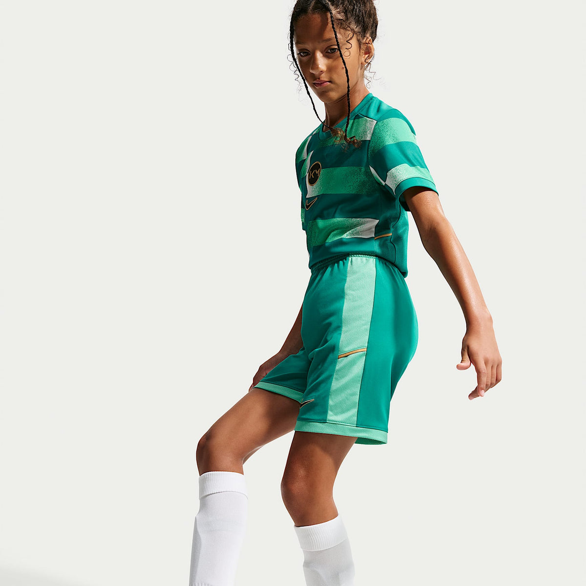 Shorts de futbol Nike Dri-FIT para niños talla grande Kylian Mbappé Academy – Azul verdoso Río/Menta claro/Oro metalizado – vista 5