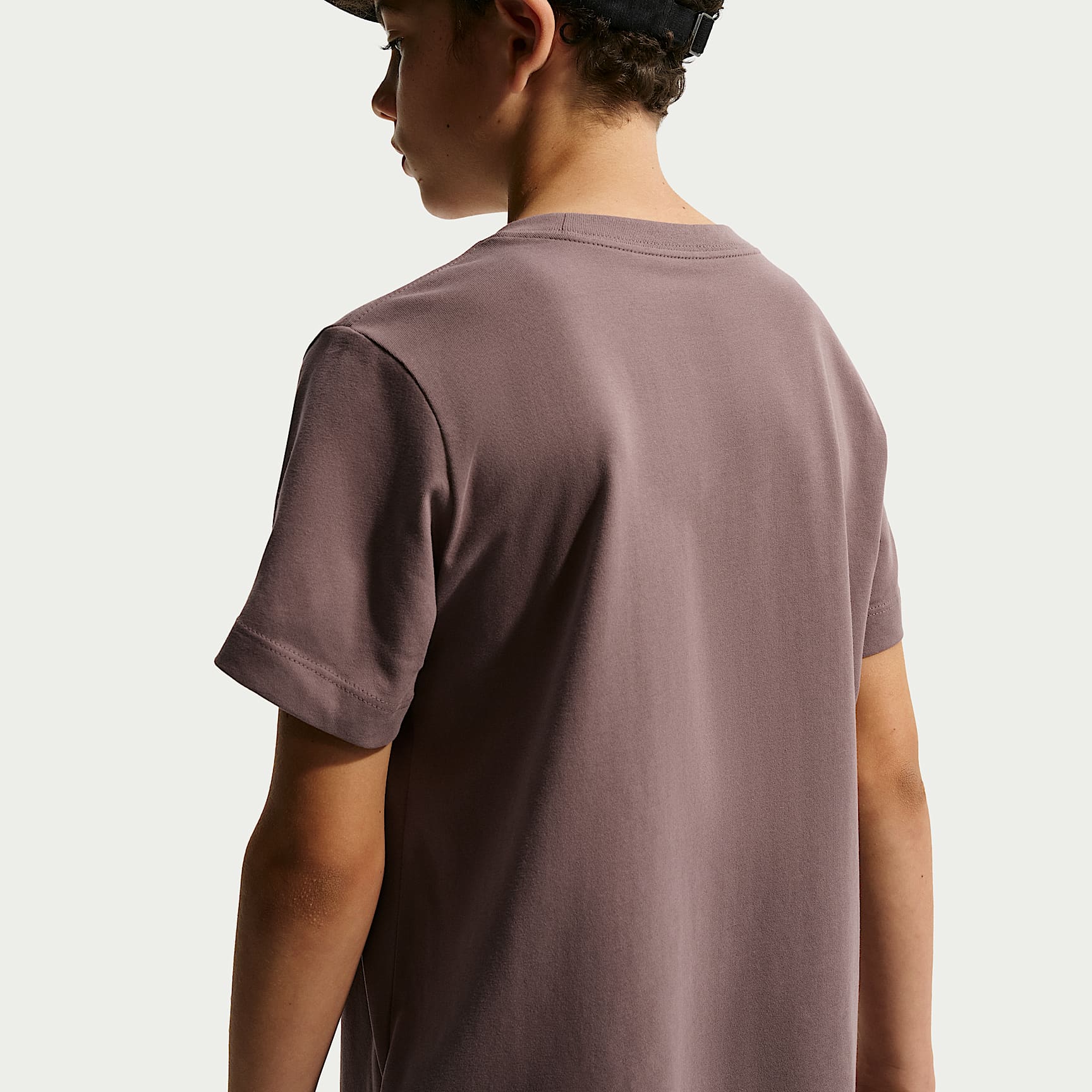 Playera Dri-FIT para niños talla grande Kylian Mbappé – Eclipse ciruela – vista 2